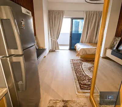 Balcony with Street View + Appliances included