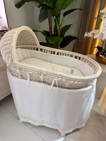 POTTERY BARN BASSINET- Excellent Condition
