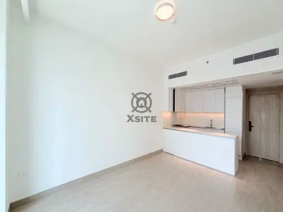 Bright 1 BR | High Floor | Park View