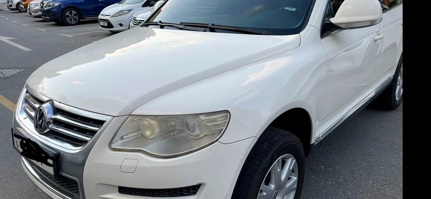 Volkswagen Touareg 2009 — photo 1 of 5