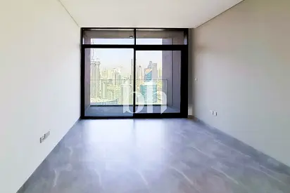 Brand new | Canal View | Connected to Mall