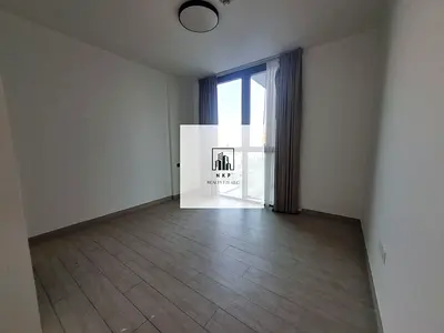 Specious luxury apartment for rent