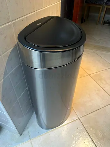 Brabantia Stainless Steel Kitchen Dustbin (71 cm tall)