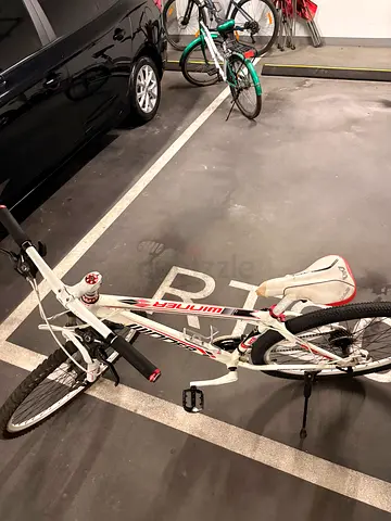 Used white/silver hybrid bike - good condition