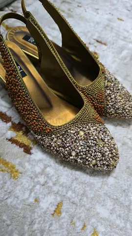 Handworked ladies shoes