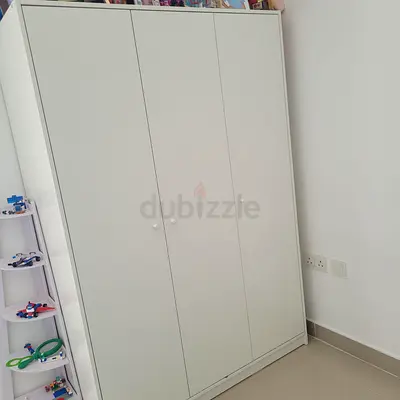 3 door wardrobe