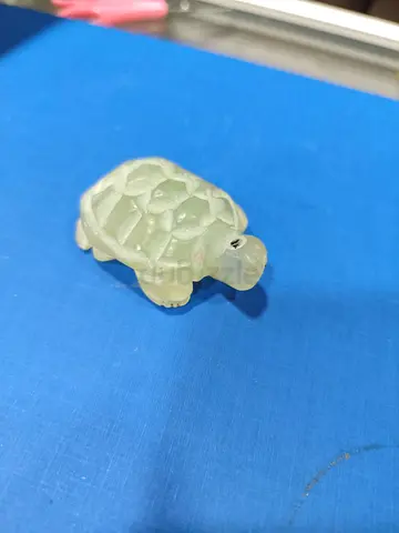 Small Jade Green Marble Turtle Figurine - Carved Decorative Collectible 4.5cm