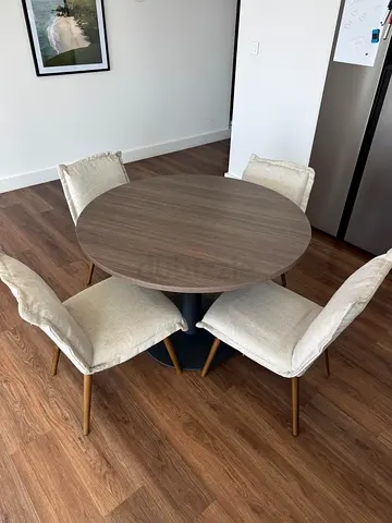 Modern Round Dining Table with 4 Chairs
