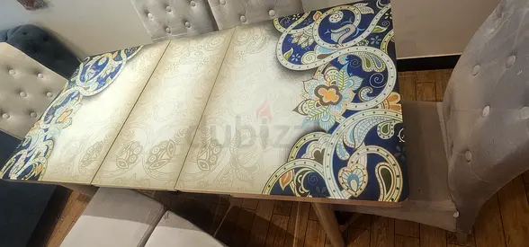 Glass Top Dining Table with Decorative Pattern - Seats 6