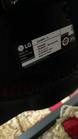 LG Flat Panel TV (used) - 32
