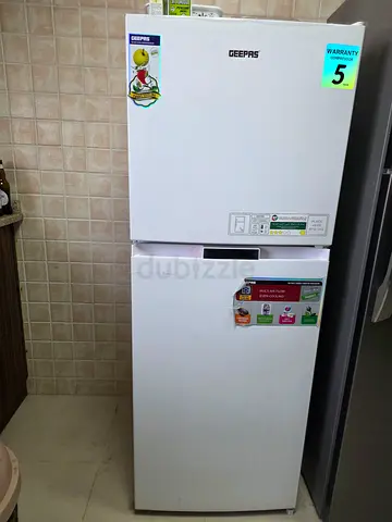 GEEPAS White Upright Refrigerator - Good Condition