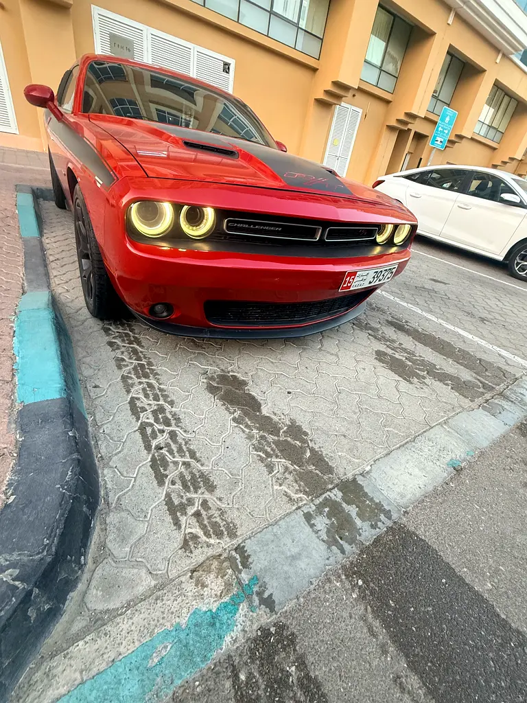 Dodge Challenger 2016 — photo 1 of 7