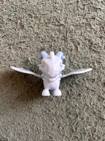Adopt me figures! Five pieces dog, cat, axolotl, turtle, frost dragon with their wings!