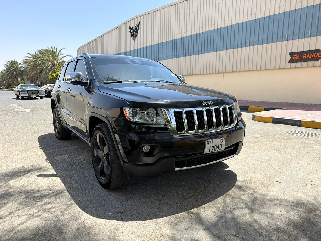 Jeep Grand Cherokee 2012 — photo 1 of 8