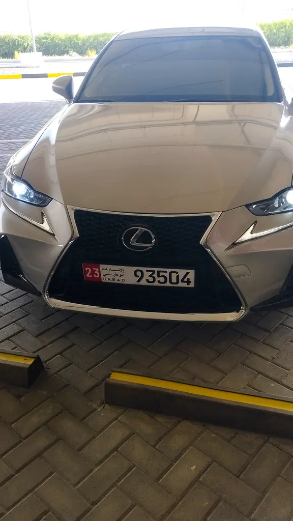 Lexus IS-Series 2019 — photo 1 of 20