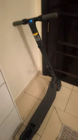 Used electric scooter in good working condition Segway Es2