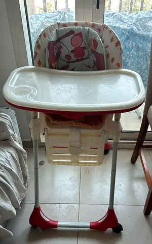 Baby feeding chair