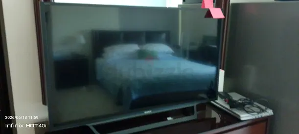 40 inch Flat Panel TV — Good Working Condition For sure buyer negotiate the price