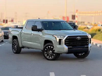 Toyota Tundra Crewmax Limited 2022 - 4X4 - PANORAMIC ROOF - Pristine Condition