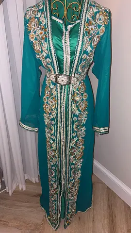 Embellished Green Kaftan / Traditional Dress with Belt - Size Approx Medium