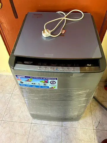 GeepasCompact top-load washing machine - barely used