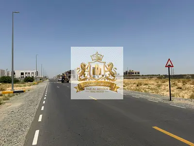 للبيع في الحوشي – أرض سكنية على شارعين أمامي وخلفي بموقع مميز جداً