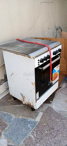 Used freestanding gas cooker with over . All works fine