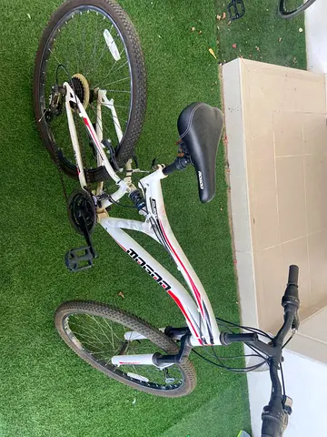 Used white Maran mountain bike - good working condition