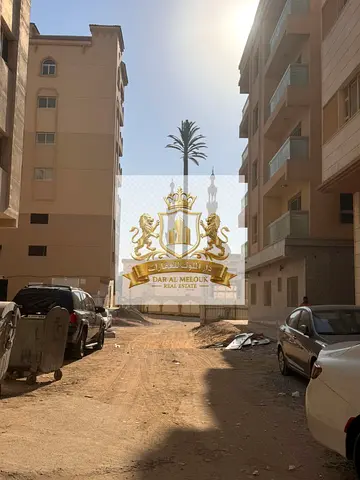 🏢 فرصة استثمارية مميزة للبيع في الشارقة – منطقة القليعة
بناية بموقع ممتاز خلف المسجد مباشرة، مناسبة للاستثمار بعائد ثابت مع إمكانية زيادة الدخل مستقبلًا بعد تجديد العقود.
