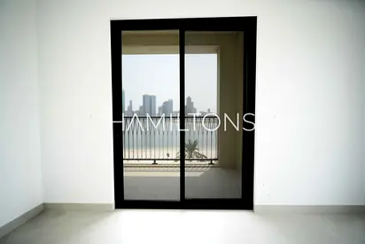Strategic Dubai Access | Turnkey Residence | Vacant | Resale