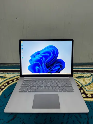 Microsoft Surface Laptop 3 15 inch screen Core i5 10Th Generation with back keyboard light