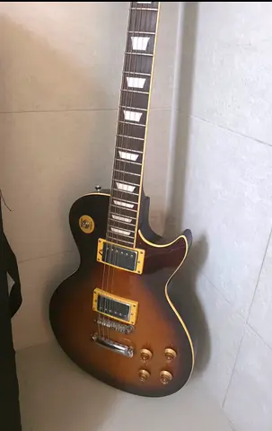 Used Les Paul-style Electric Guitar - Sunburst, Good Condition