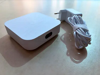 Ubiquiti UniFi Express (UX) — Cloud Gateway + WiFi 6 Router