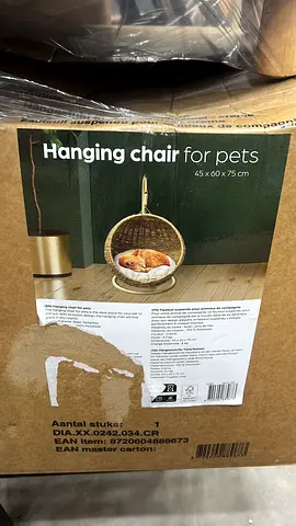 Hanging chair for pets