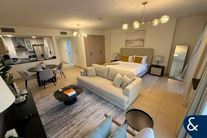 Vacant | Great Layout | Upgraded | Studio