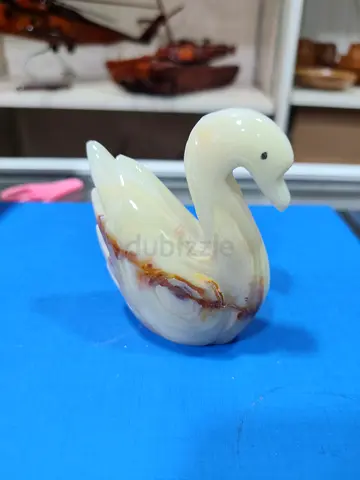 Hand-Carved Onyx Swan Figurine 8cm