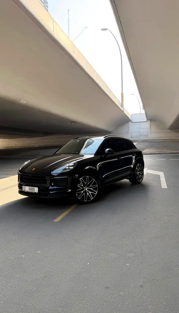 Porsche Macan 2024 — photo 1 of 8