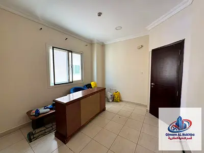 اجمل وارخص غرفة وصاله بالقليعه مزوده بنظام تكييف وغاز مركزى وكمان مساحه مناسبه للعايلات وبنايه نظيفه الموقع قريبه من جميع الخدمات والمراكز التجاري