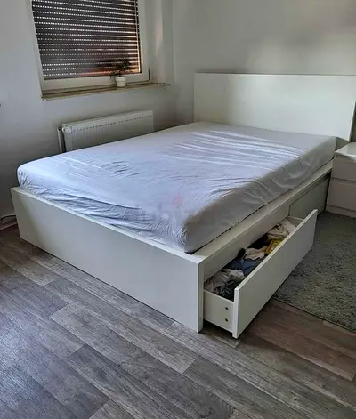 IKEA Malm Queen size bed frame with mattress(160 × 200 cm)