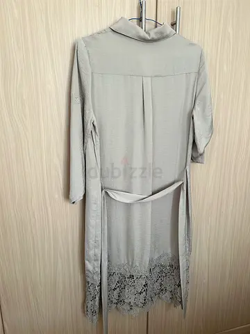 Punt Roma Champagne beige midi dress with lace trim and belt - brand new, size M