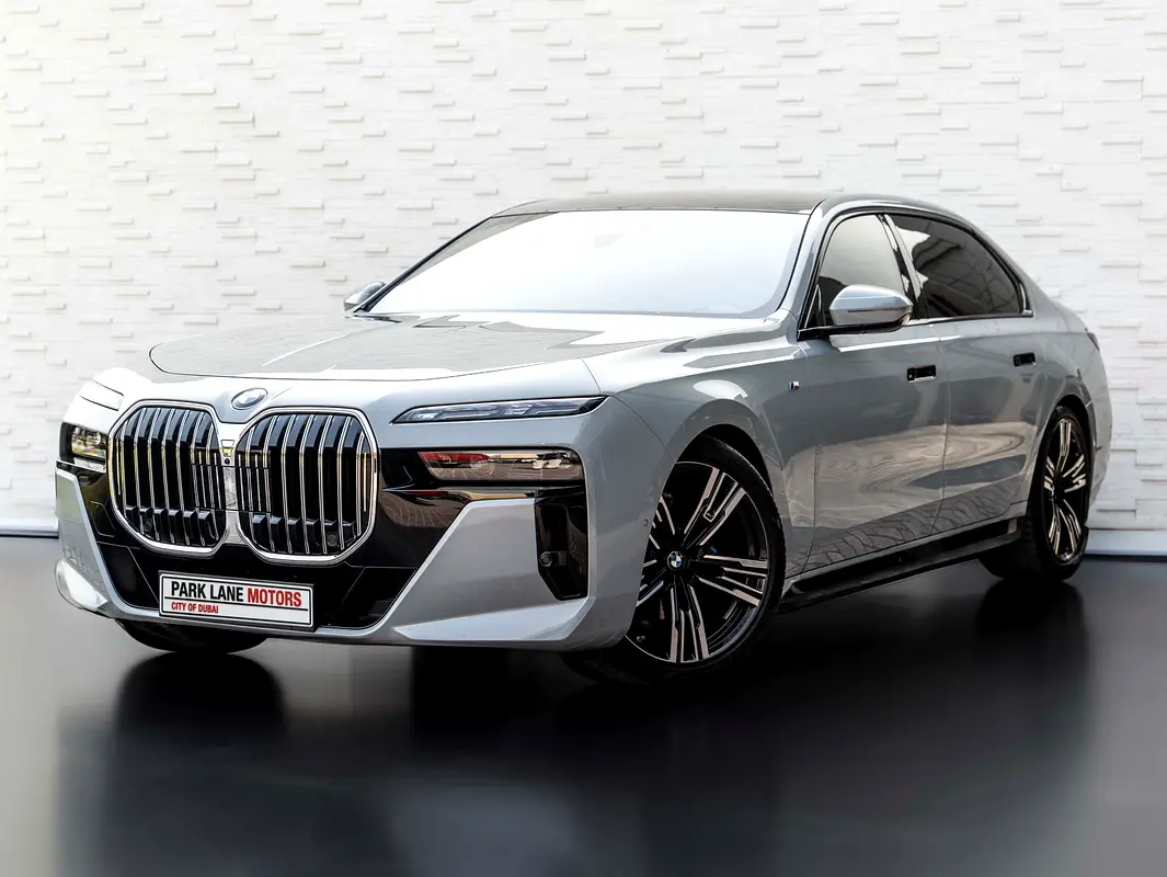 BMW 7-Series 2023 — photo 1 of 19