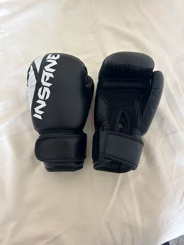 Pair of black Inspire boxing gloves - good condition, for kids 7-6 Years