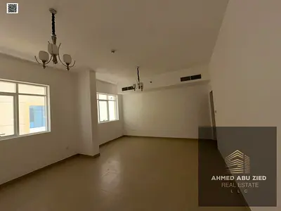 غرفتين وصاله اول ساكن-منهم غرفه ماستر-صاله بمساحه كبيره-تشطيبات حديثه وديكورات راقيه-صيانات مجانيه-بالقرب من جميع الخدمات سهل الوصول للشارقه ودبي