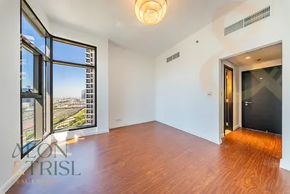 Exclusive | 1 Bedroom | Unfurnished | Green Lakes