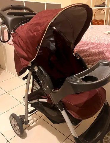 Graco Burgundy Standard Stroller in Good Condition