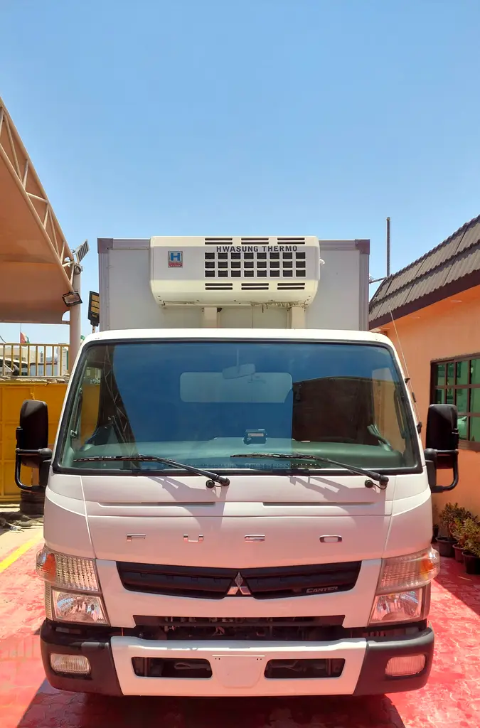 Mitsubishi Canter 2025 — photo 1 of 12