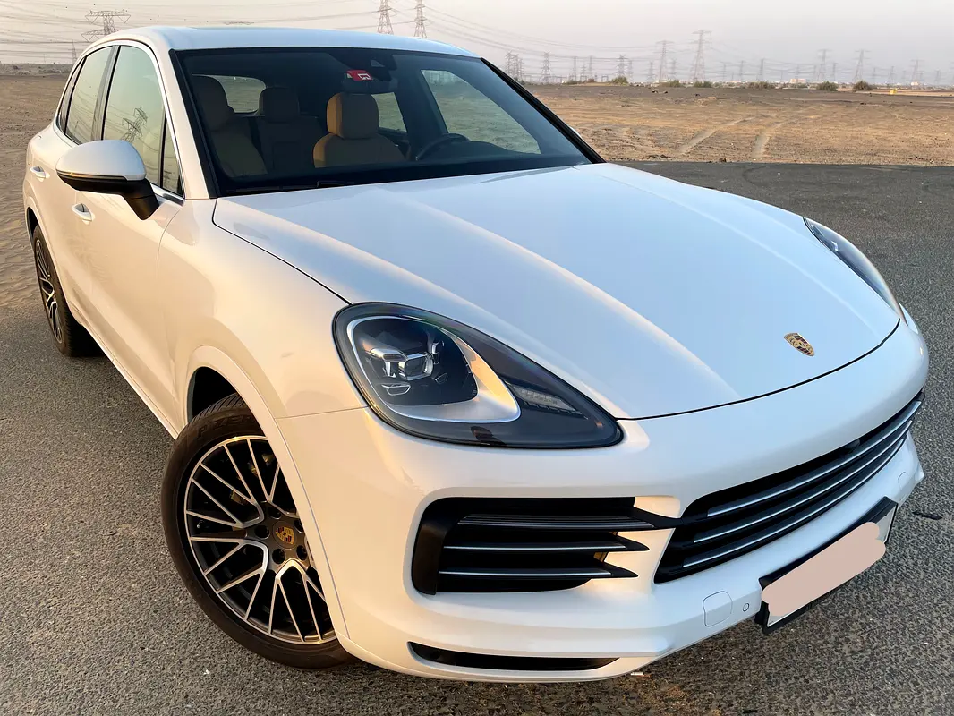 Porsche Cayenne 2019 — photo 1 of 12