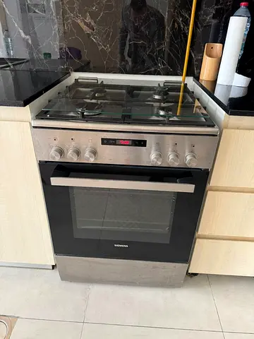 Siemens Freestanding Gas Cooker with Electric Oven - Good Condition