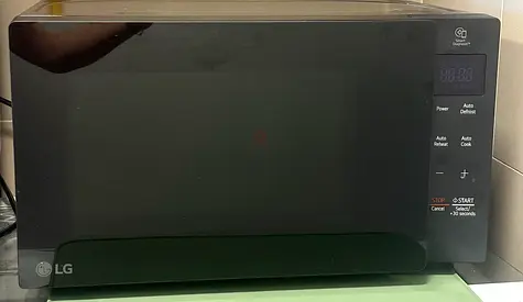 LG Countertop Microwave Oven - Good Working Condition