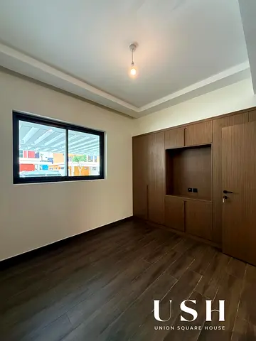 4BR Middle Unit | Family Community | G+1
